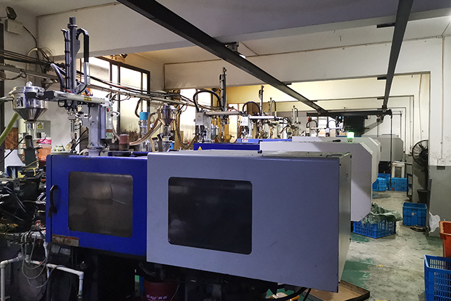 東莞市圣達機械科技有限公司是一家專注于圣達拖鏈系統,坦克鏈,鋼鋁拖鏈,工程塑料拖鏈,鋼制拖鏈,工程拖鏈的拖鏈廠家,聯系電話:15916891777 / 15112854777